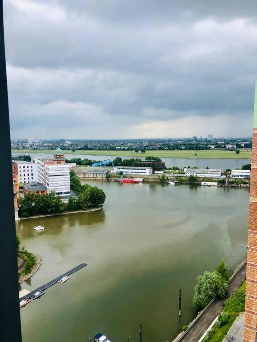 Apartment Lux 2bd W/ Rooftop Terrace And Rhine Views! Düsseldorf
